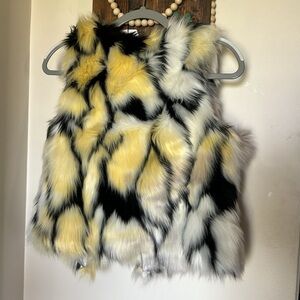 Maniju NWT Faux Fur Vest Multicolor Lined Sleeveless Vest Women’s Size Medium